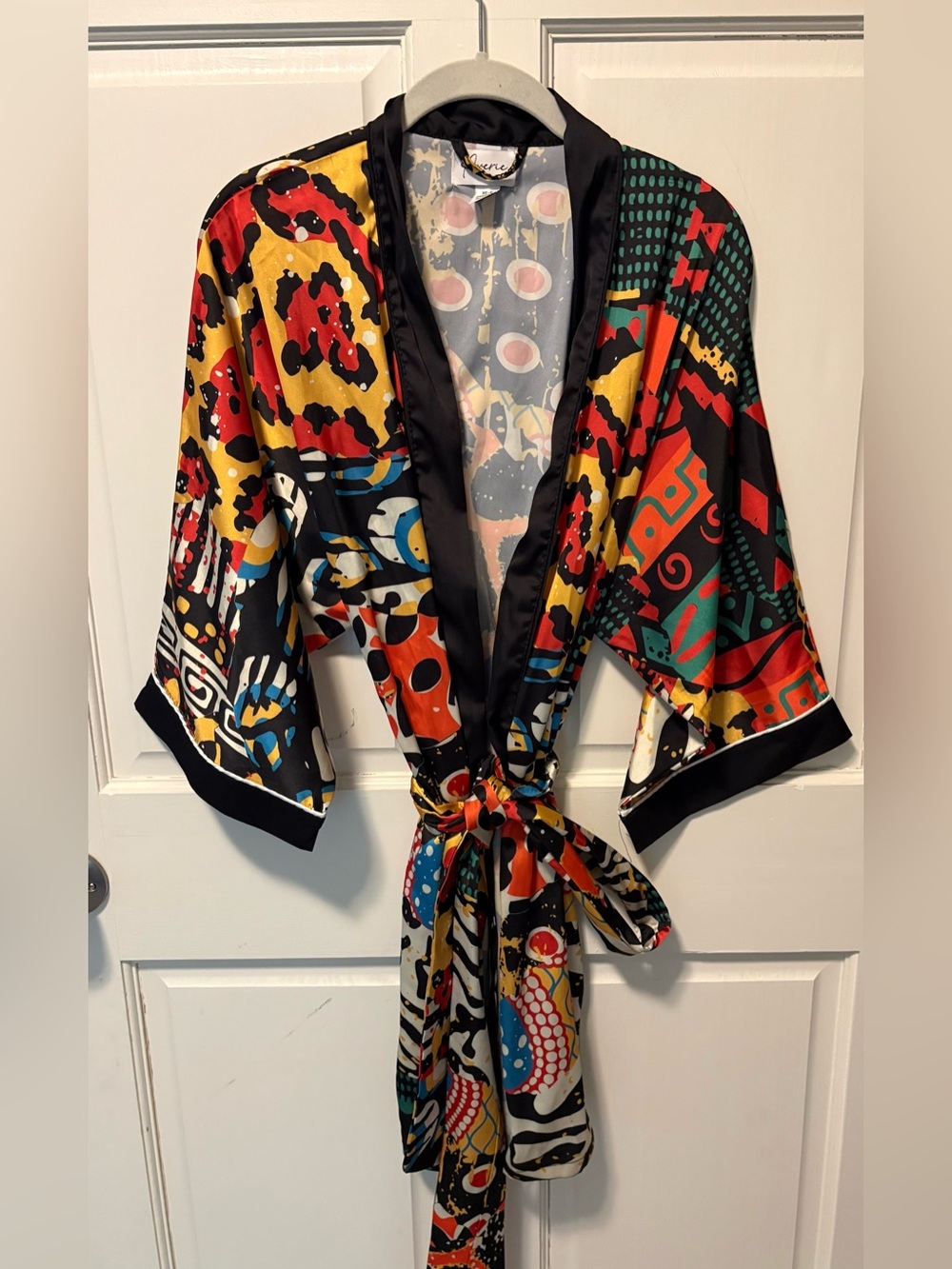 Averie satin Harlow geometric print short women’s robe size xs s small